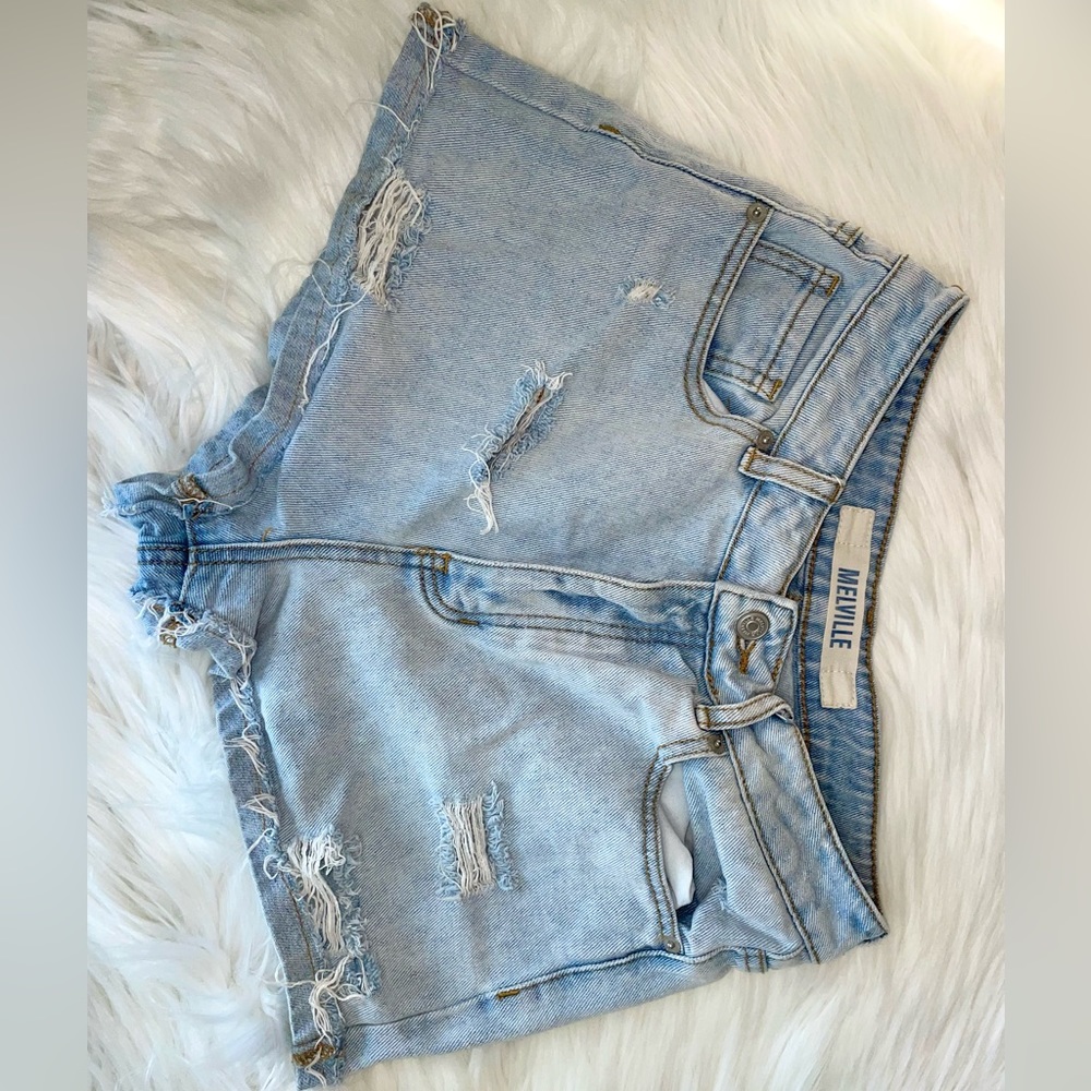 Adorable light blue denim shorts🎀